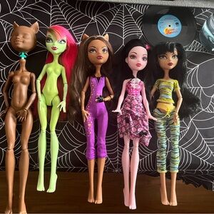 Monster High Dolls for customs or restoration